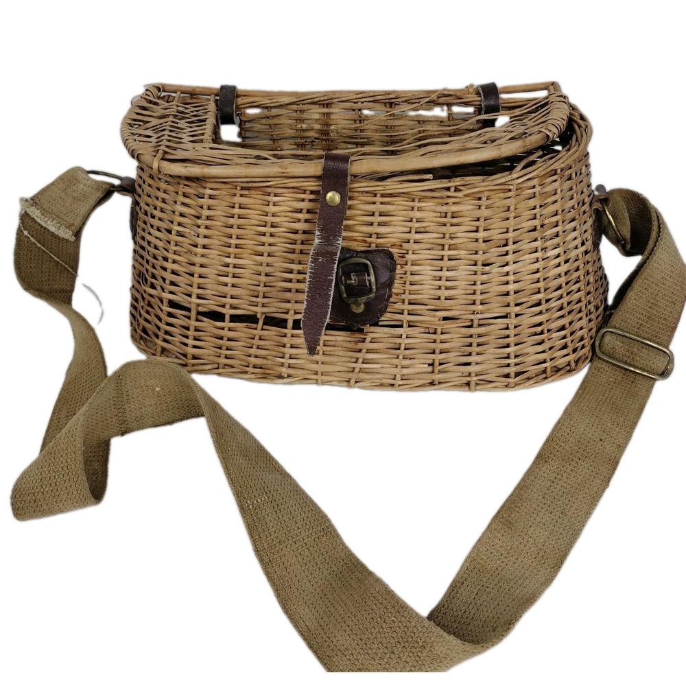 Antique Fishing Creel Wicker Basket Trout Fish Fly Fishing w/Brass Decor READ
